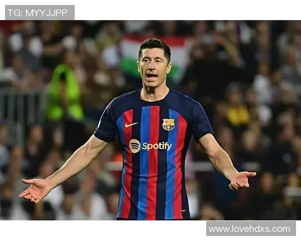 巴萨制胜却现内讧!莱万枯坐板凳赛后勃然离场,不满主帅弗里克排兵布阵